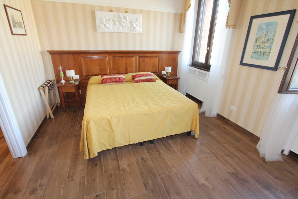 مبيت وإفطار روما Area Sacra Relais الغرفة الصورة